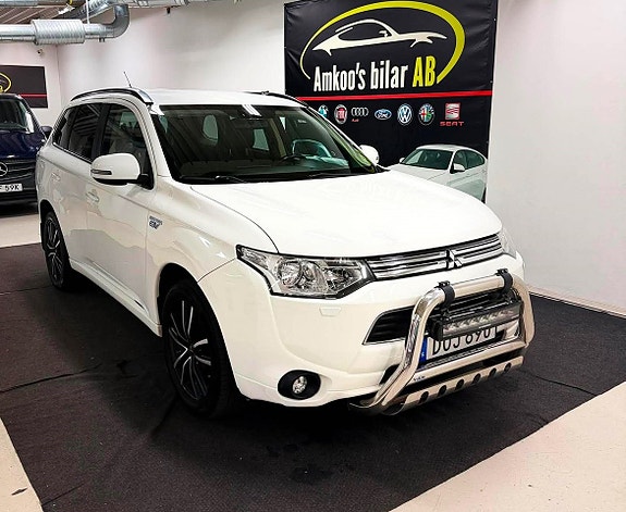 Mitsubishi Outlander 3 of 5