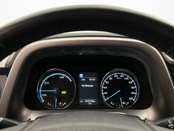 Toyota RAV4 17 of 30