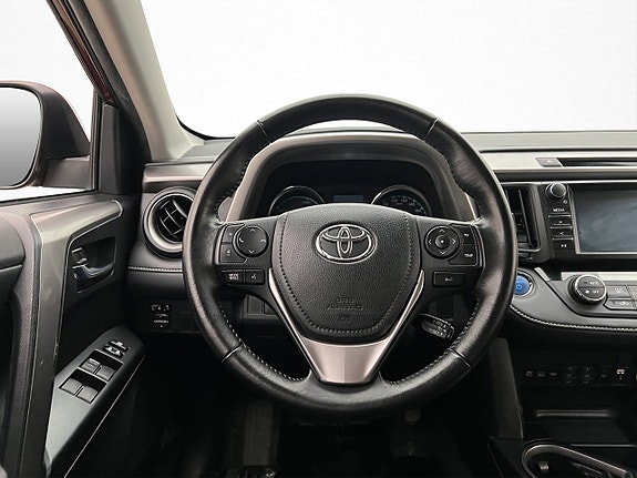 Toyota RAV4 13 of 30