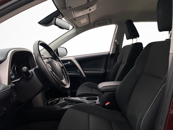 Toyota RAV4 11 of 30