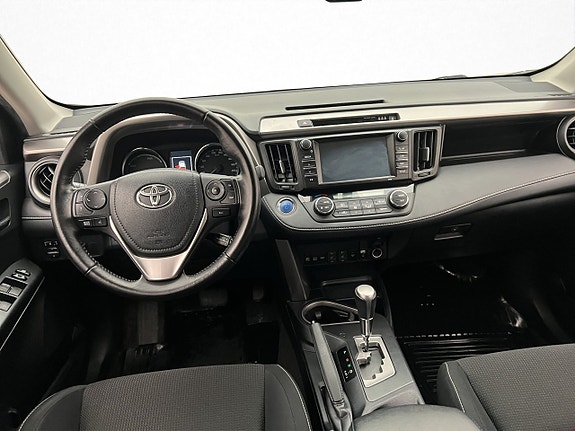 Toyota RAV4 12 of 30