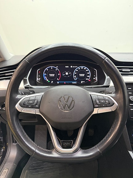 Volkswagen Passat 7 of 20
