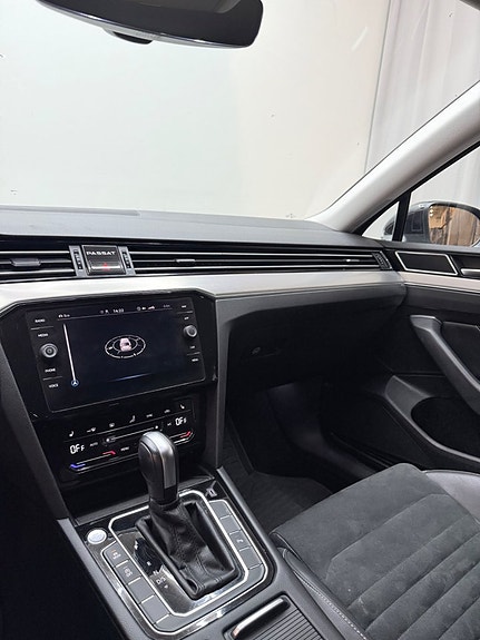 Volkswagen Passat 12 of 20