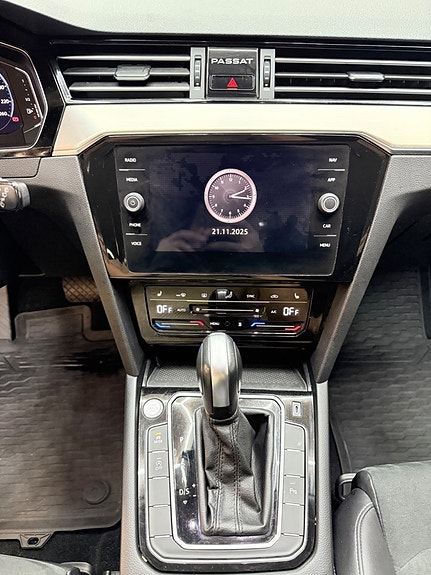 Volkswagen Passat 11 of 20