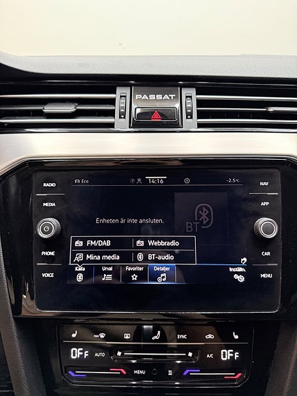Volkswagen Passat 18 of 20
