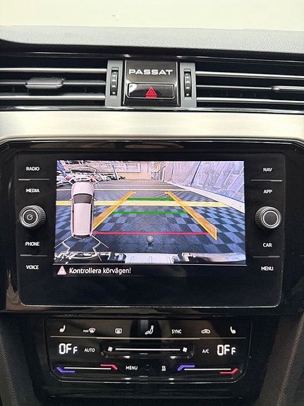 Volkswagen Passat 19 of 20