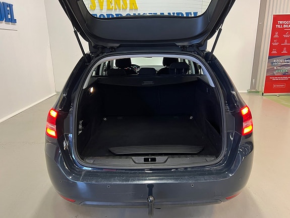 Peugeot 308 SW 17 of 25
