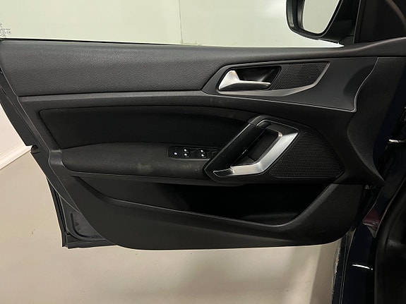 Peugeot 308 SW 15 of 25