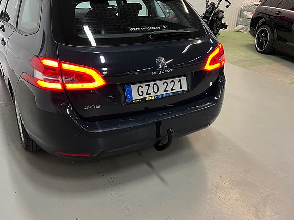 Peugeot 308 SW 9 of 25