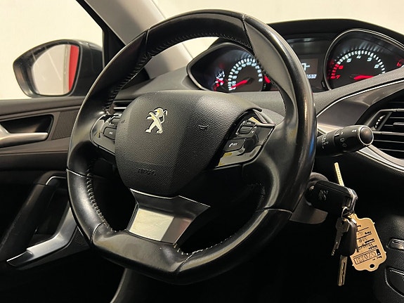 Peugeot 308 SW 23 of 25