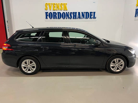 Peugeot 308 SW 8 of 25