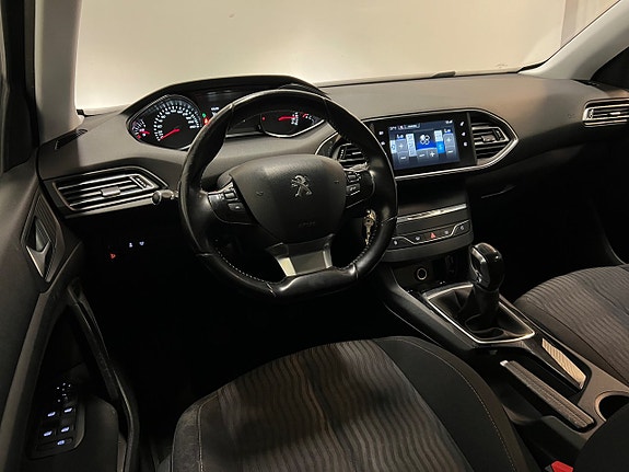 Peugeot 308 SW 18 of 25