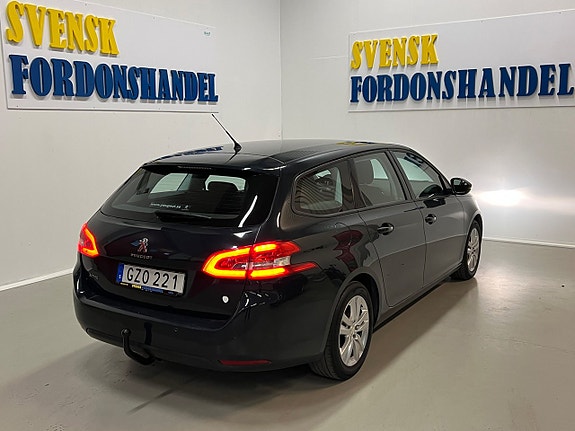 Peugeot 308 SW 4 of 5