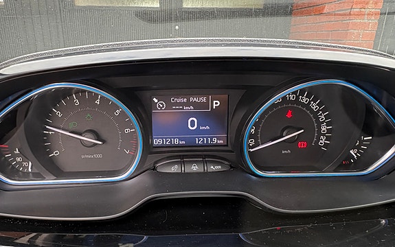 Peugeot 2008 4 of 5