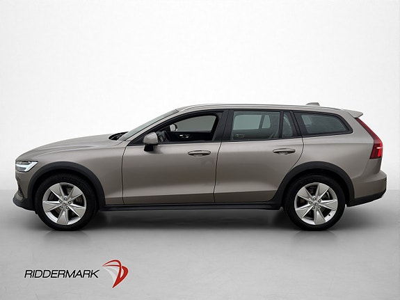 Volvo V60 Cross Country 4 of 5
