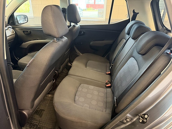 Hyundai i10 9 of 13