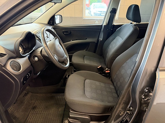 Hyundai i10 7 of 13