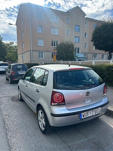 Volkswagen Polo 2 of 4