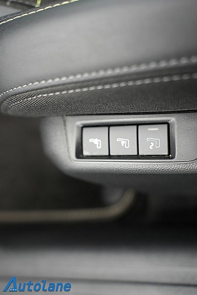 Peugeot 2008 26 of 29