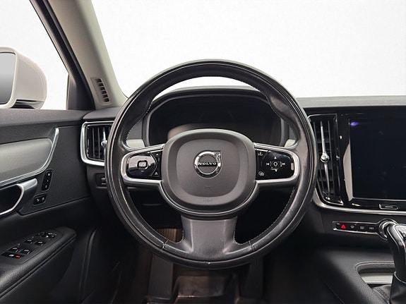 Volvo V90 13 of 30