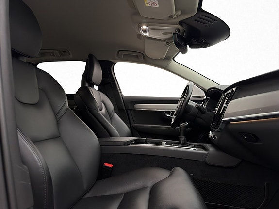 Volvo V90 26 of 30