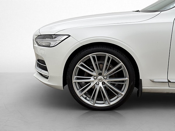 Volvo V90 30 of 30