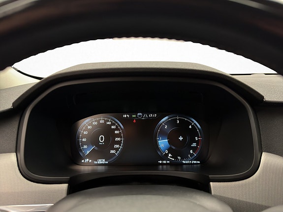Volvo V90 17 of 30