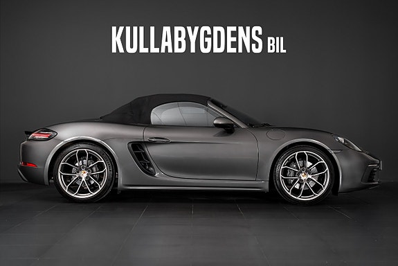 Porsche 718 Boxster 4 of 5
