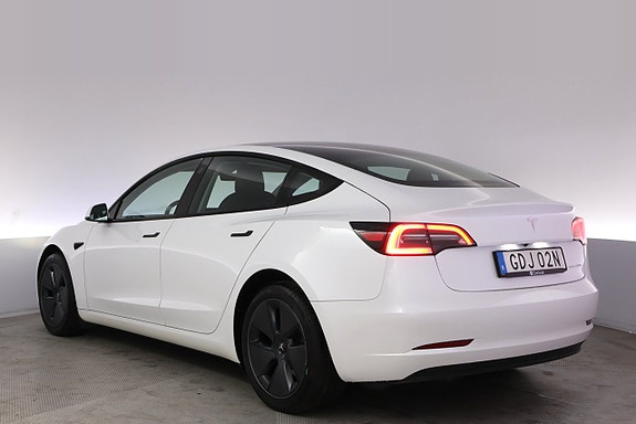 Tesla Model 3 4 of 5