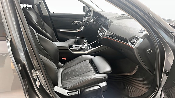 BMW 330e 3 of 5