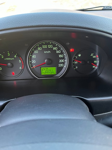 Hyundai H-1 8 of 11