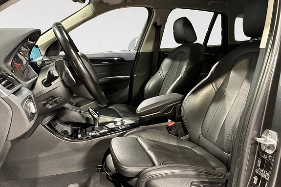 BMW X1 3 of 5