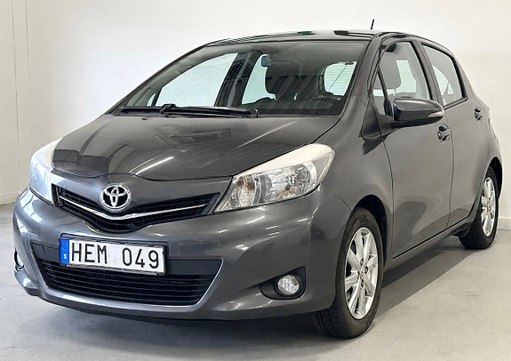 Toyota Yaris 2 of 5