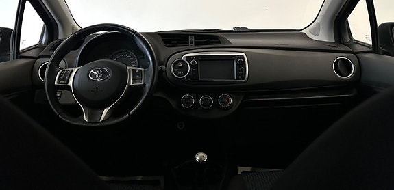 Toyota Yaris 9 of 11