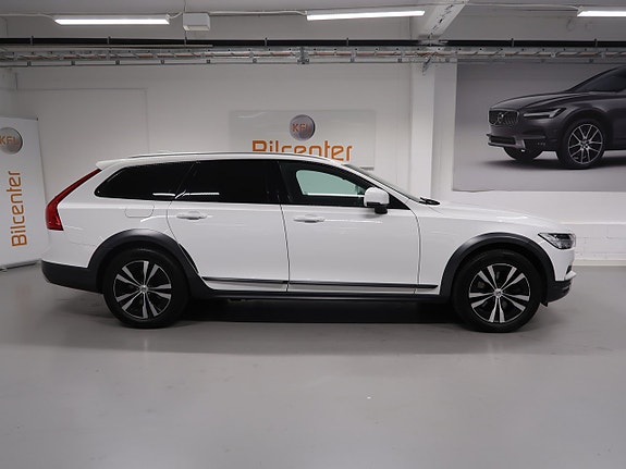 Volvo V90 Cross Country 4 of 5