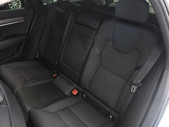 Volvo V90 Cross Country 21 of 30