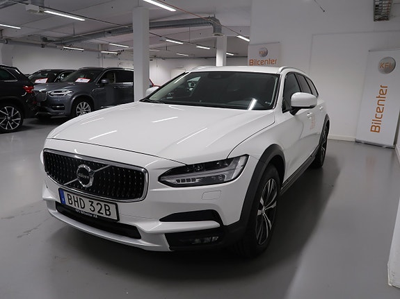 Volvo V90 Cross Country 8 of 30