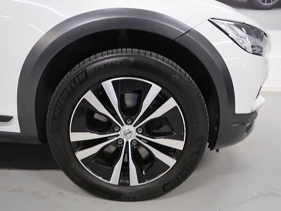 Volvo V90 Cross Country 11 of 30