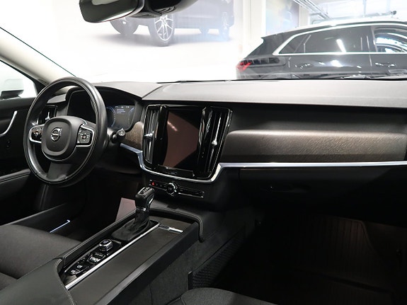 Volvo V90 Cross Country 18 of 30