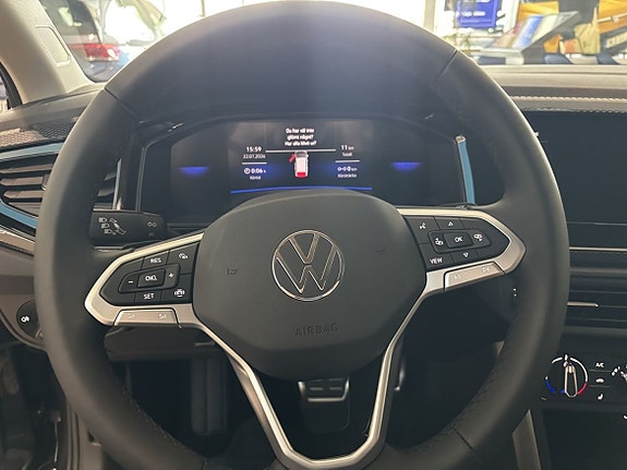 Volkswagen Polo 12 of 18