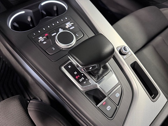 Audi A4 14 of 30
