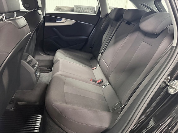 Audi A4 28 of 30
