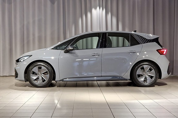 Cupra Born 2 of 5