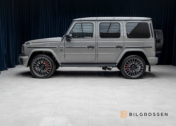 Mercedes-Benz G63 2 of 5