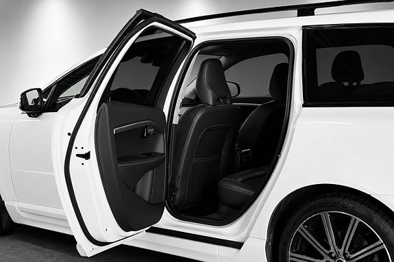 Volvo V70 10 of 24