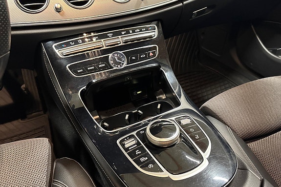Mercedes-Benz E220 16 of 24