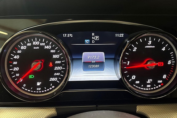 Mercedes-Benz E220 15 of 24