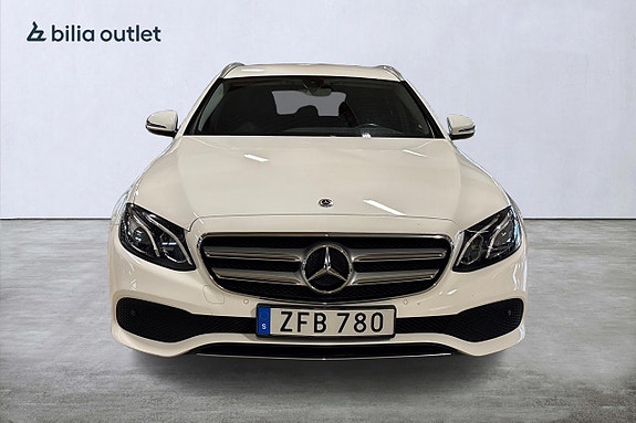 Mercedes-Benz E220 3 of 24