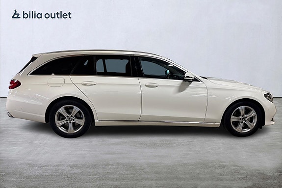 Mercedes-Benz E220 10 of 24