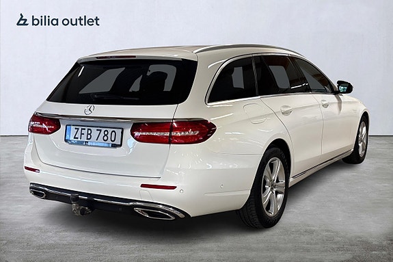 Mercedes-Benz E220 9 of 24